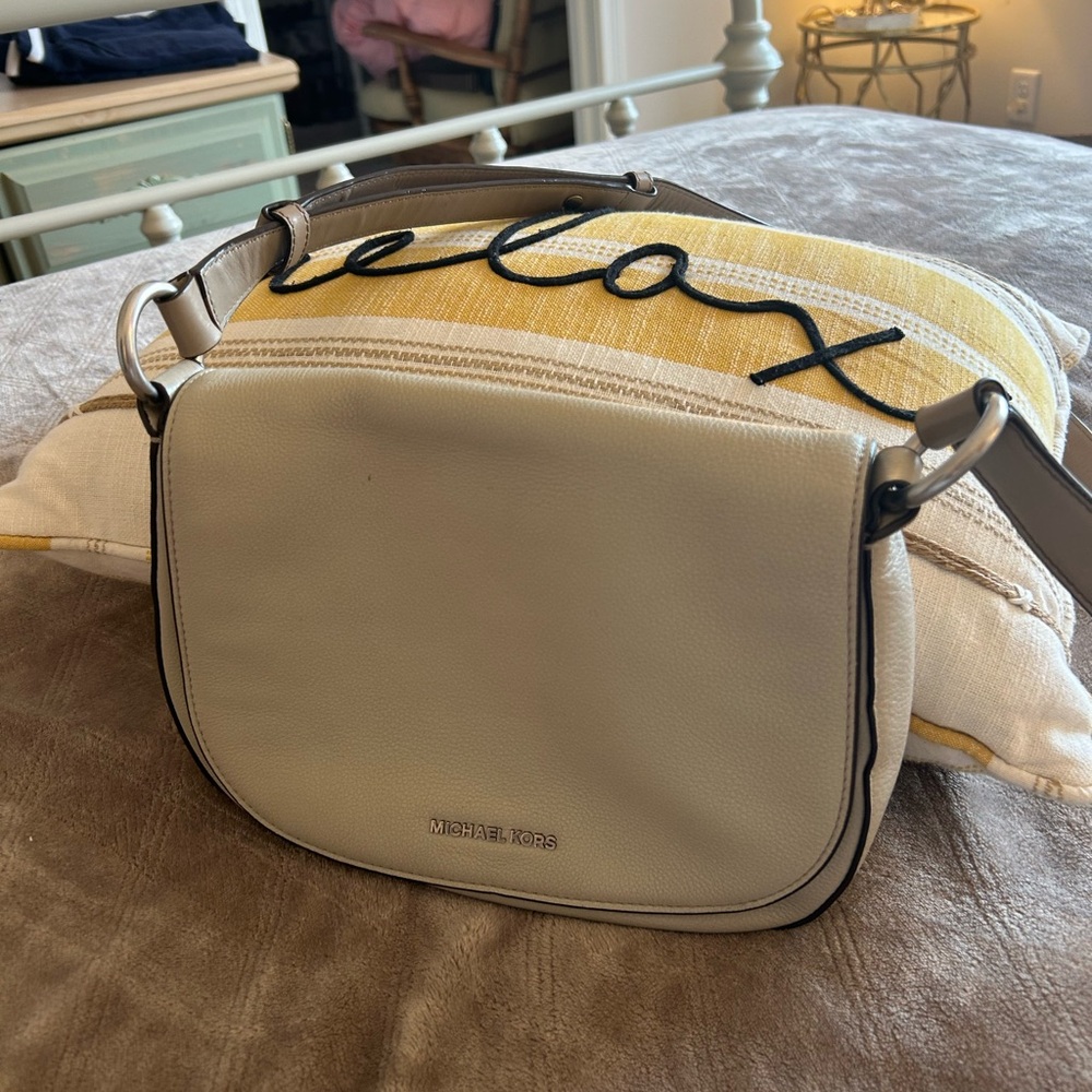 Michael Kors Cream Shoulder Bag